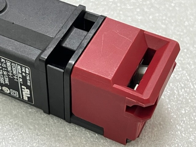 Omron D4SL-N4HFG-D4 Safety Interlock Switch (No Actuator Key) Used