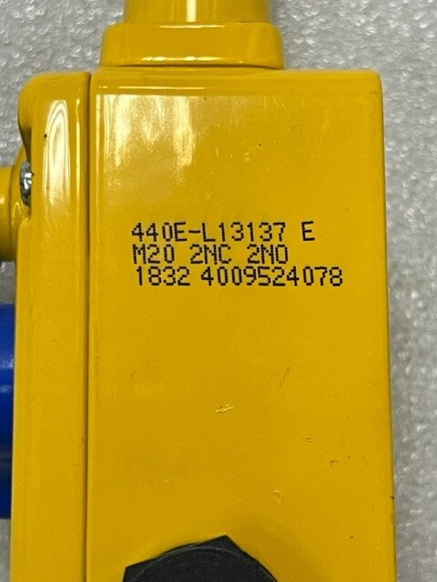440E-L13137 Ser E Lifeline 4 Guardmaster Safety Cable Pull Switch New No Box