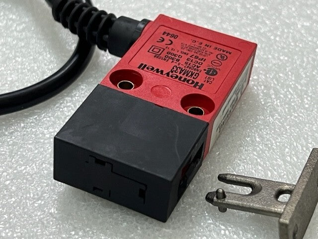 Honeywell GKMA33 Safety Switch Used Good Condition