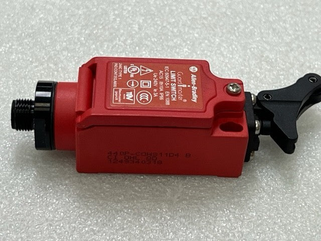 440P-COHS11D4 Guard Master Offset Hinge Actuator Type Limit Switch New No Box