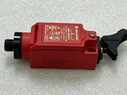 440P-COHS11D4 Guard Master Offset Hinge Actuator Type Limit Switch New No Box