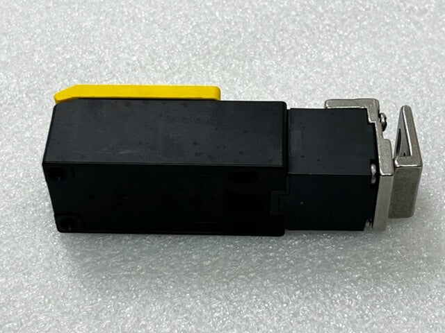 SICK i12-SB213 IP67 Safety Switch Used Good Condition
