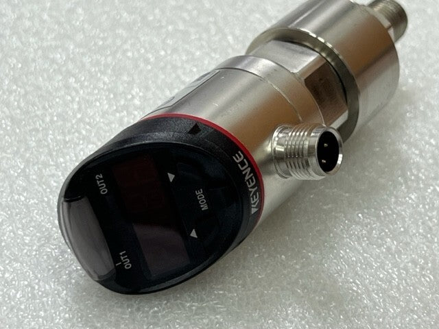 Keyence GP-M010 10-30VDC Digital Pressure Sensor Used