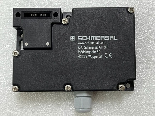 Schmersal AZM161CC-24RKA-024-M16 Safety Interlock Switch (No Actuator) Used