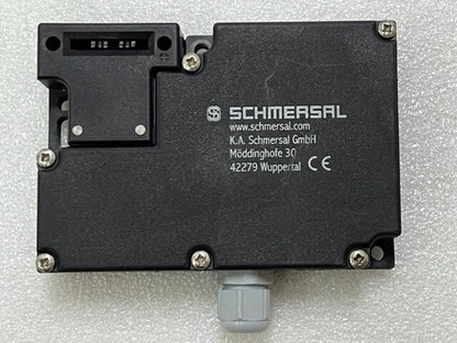 Schmersal AZM161CC-24RKA-024-M16 Safety Interlock Switch (No Actuator) Used