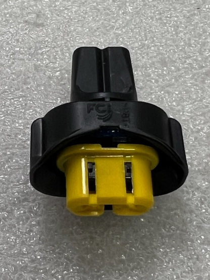 Yazaki PC2VPGJ19JAUNE 2 Wire Silicon Sealed Connector Housing New - 20 Pcs
