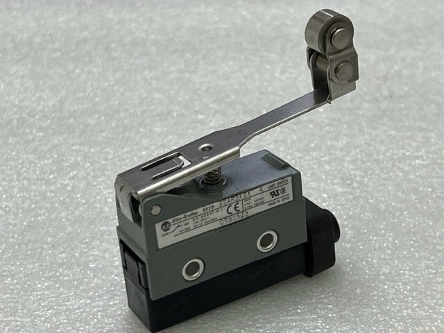 802B-SSAR2SSX Ser A 10A 250V Roller Lever Limit Switch New No Box