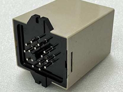 Omron SDV-DH6 Voltage Sensor Controller 100/110VAC 50/60Hz New (Old Stock)