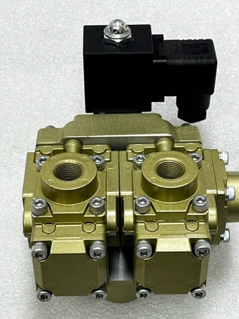 Azbil TA Co. 463-301-10B0 AC100V Rc3/8 Port Solenoid Valve New