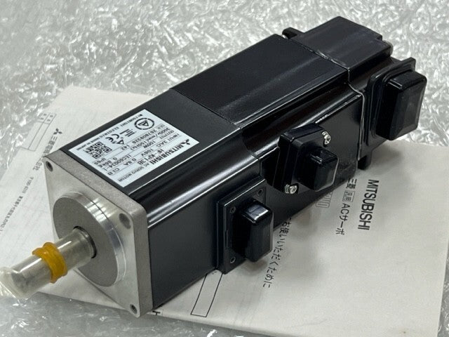 Mitsubishi Electric AC Servo Motor HF-KP13B 100W 3AC 106V 0.8A 3000r/min New