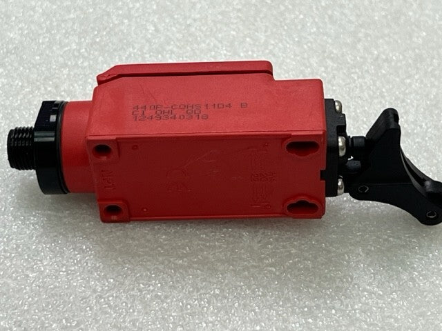 440P-COHS11D4 Guard Master Offset Hinge Actuator Type Limit Switch New No Box