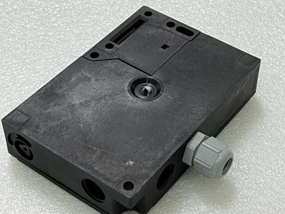 Schmersal AZM161CC-24RKA-024-M16 Safety Interlock Switch (No Actuator) Used