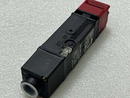 Omron D4SL-N4HFG-D4 Safety Interlock Switch (No Actuator Key) Used