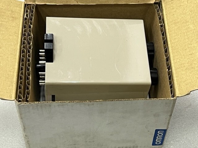 Omron SDV-DH6 Voltage Sensor Controller 100/110VAC 50/60Hz New (Old Stock)
