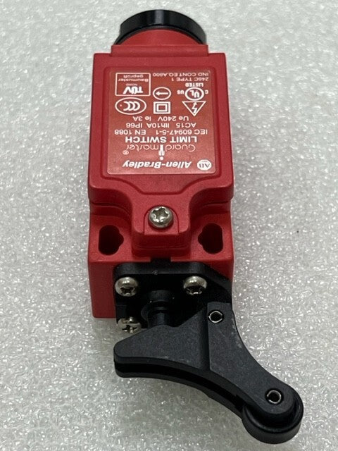 440P-COHS11D4 Guard Master Offset Hinge Actuator Type Limit Switch New No Box