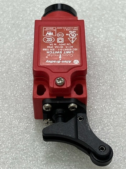 440P-COHS11D4 Guard Master Offset Hinge Actuator Type Limit Switch New No Box