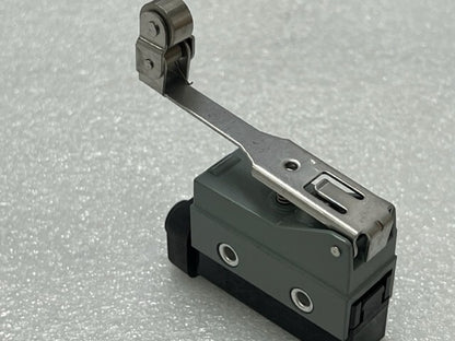 802B-SSAR2SSX Ser A 10A 250V Roller Lever Limit Switch New No Box