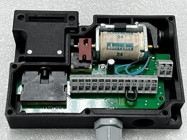Schmersal AZM161CC-24RKA-024-M16 Safety Interlock Switch (With Actuator) Used