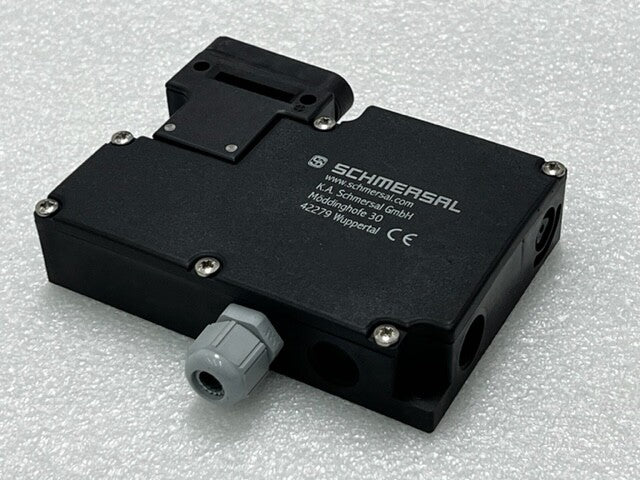 Schmersal AZM161CC-24RKA-024-M16 Safety Interlock Switch (With Actuator) Used
