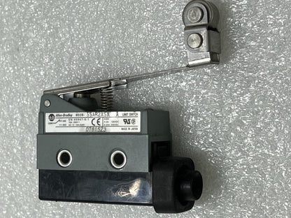 802B-SSAR2SSX Ser A 10A 250V Roller Lever Limit Switch New No Box