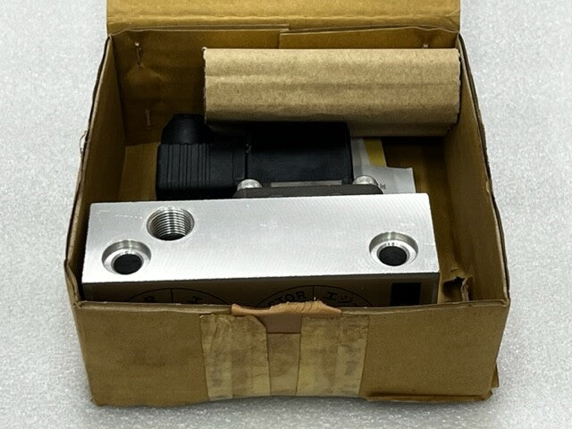 Azbil TA Co MVS-2203M-17 AC100V Air Ejector Solenoid Valve New in Box