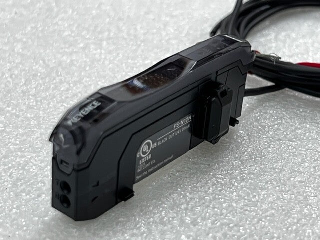Keyence FS-N12N Fiber Optic Sensor Amplifier DC24V New in Box