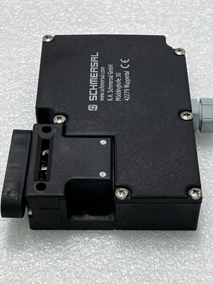 Schmersal AZM161CC-24RKA-024-M16 Safety Interlock Switch (With Actuator) Used