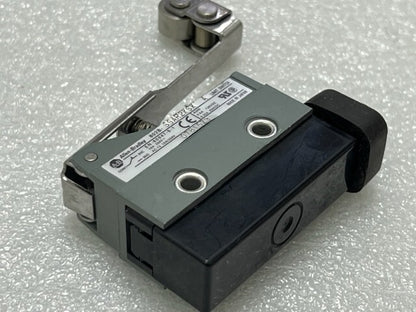 802B-SSAR2SSX Ser A 10A 250V Roller Lever Limit Switch New No Box