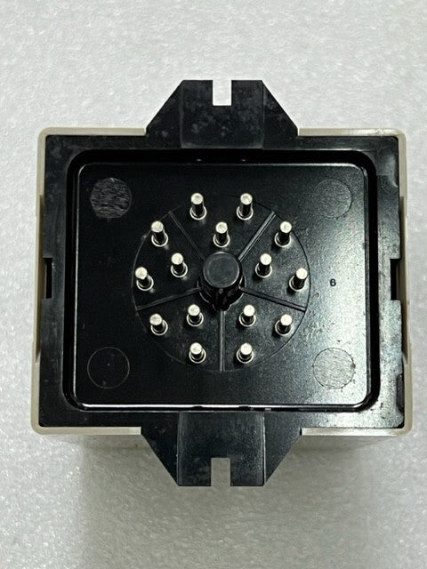 Omron SDV-DH6 Voltage Sensor Controller 100/110VAC 50/60Hz New (Old Stock)