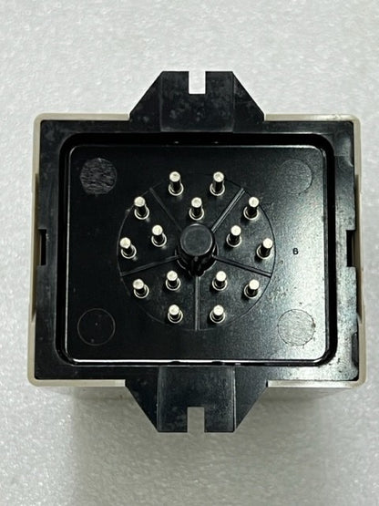 Omron SDV-DH6 Voltage Sensor Controller 100/110VAC 50/60Hz New (Old Stock)
