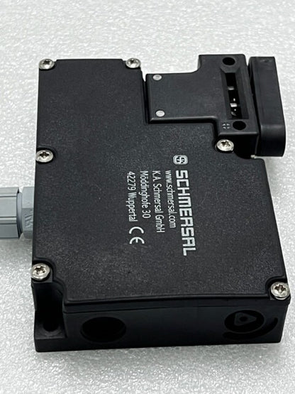 Schmersal AZM161CC-24RKA-024-M16 Safety Interlock Switch (With Actuator) Used