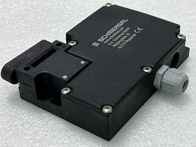 Schmersal AZM161CC-24RKA-024-M16 Safety Interlock Switch (With Actuator) Used