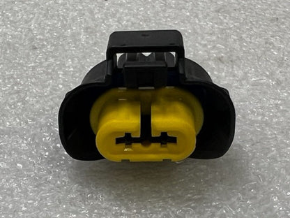 Yazaki PC2VPGJ19JAUNE 2 Wire Silicon Sealed Connector Housing New - 20 Pcs