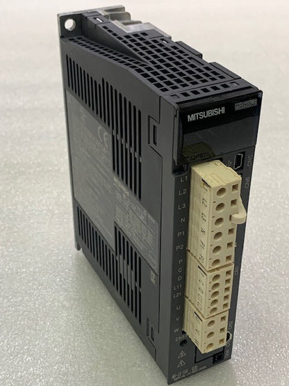 Mitsubishi Electric MR-J3-10A 100W AC Servo Drive Amplifier Used