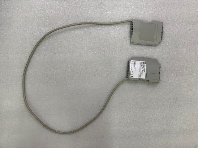 1769-CRL3 SER A Compact I/O Right to Left 1M Expansion Cable Used