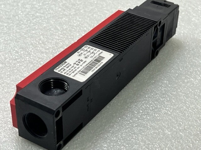 Euchner TP4-4121A024M Safety Interlock Switch (Without Actuator Key) Used