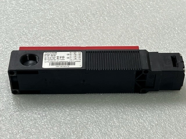 Euchner TP4-4121A024M Safety Interlock Switch (Without Actuator Key) Used