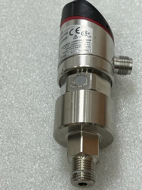 Keyence GP-M010 10-30VDC Digital Pressure Sensor Used