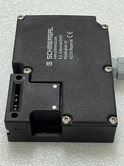 Schmersal AZM161CC-24RKA-024-M16 Safety Interlock Switch (No Actuator) Used
