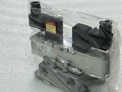 Azbil TA Co. 524-400-2100 AC100V Rc1/2 Port Solenoid Valve New