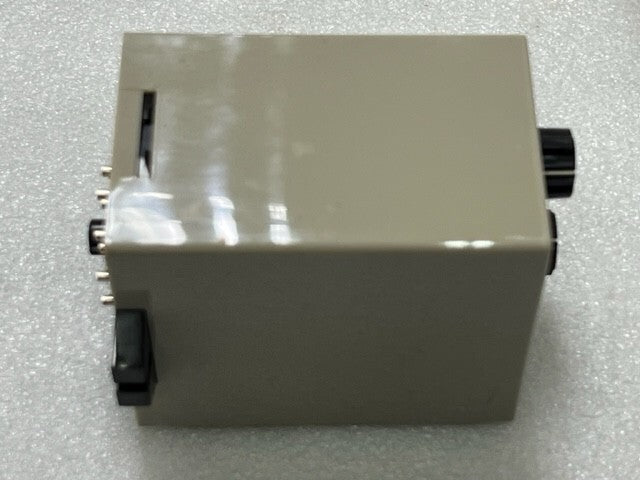 Omron SDV-DH6 Voltage Sensor Controller 100/110VAC 50/60Hz New (Old Stock)