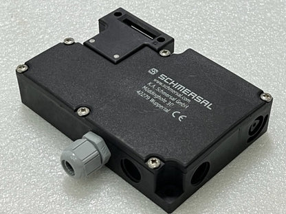 Schmersal AZM161CC-24RKA-024-M16 Safety Interlock Switch (No Actuator) Used