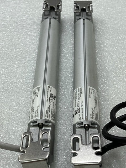 Keyence SL-V16H-T Transmitter SL-V16H-R Receiver 300mm Safety Light Curtain Used