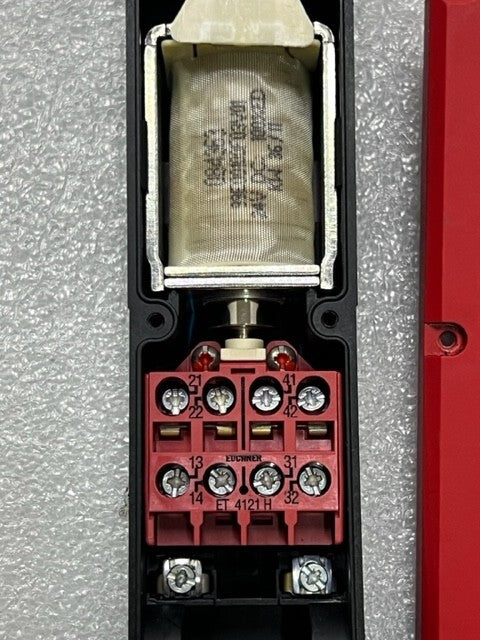 Euchner TP4-4121A024M Safety Interlock Switch (Without Actuator Key) Used