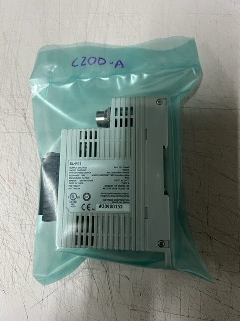 Keyence SL-R11 Intelligent Safety Relay Unit Used