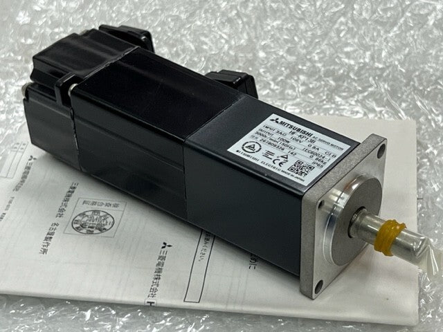 Mitsubishi Electric AC Servo Motor HF-KP13B 100W 3AC 106V 0.8A 3000r/min New