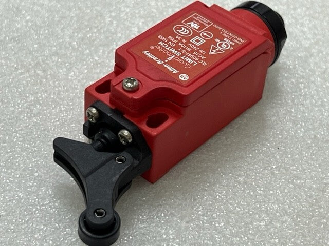 440P-COHS11D4 Guard Master Offset Hinge Actuator Type Limit Switch New No Box