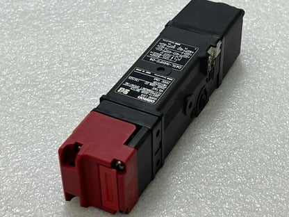 Omron D4SL-N4HFG-D4 Safety Interlock Switch (No Actuator Key) Used