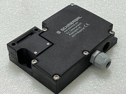 Schmersal AZM161CC-24RKA-024-M16 Safety Interlock Switch (No Actuator) Used